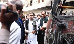 ഡല്‍ഹി: കലാപബാധിത പ്രദേശങ്ങള്‍ രാഹുല്‍ ഗാന്ധിയും സംഘവും സന്ദര്‍ശിച്ചു