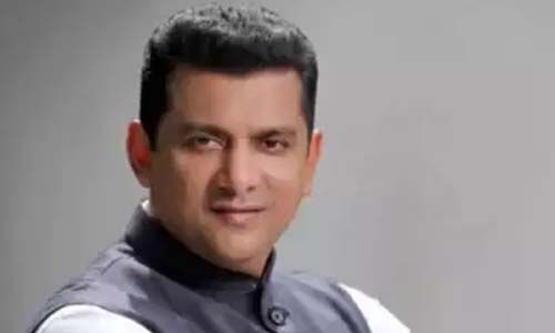 മോദിക്ക് ഒരുനേരത്തെ ഊണ് ഒഴിവാക്കാന് കഴിഞ്ഞേക്കാം; പക്ഷേ, സോഷ്യല് മീഡിയ പറ്റില്ലെന്ന് കോണ്ഗ്രസ് നേതാവ് മോദിക്ക് ഒരുനേരത്തെ ഊണ് ഒഴിവാക്കാന് കഴിഞ്ഞേക്കാം; പക്ഷേ, സോഷ്യല് മീഡിയ പറ്റില്ലെന്ന് കോണ്ഗ്രസ് നേതാവ്