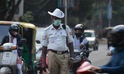 കൊറോണ: പോലിസ് ഉദ്യോഗസ്ഥര്ക്ക് മാസ്കും ഹാന്ഡ് സാനിറ്റൈസറും നല്കാന് നിര്ദേശം കൊറോണ: പോലിസ് ഉദ്യോഗസ്ഥര്ക്ക് മാസ്കും ഹാന്ഡ് സാനിറ്റൈസറും നല്കാന് നിര്ദേശം