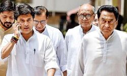 മധ്യപ്രദേശിലെ എല്ലാ മന്ത്രിമാരും രാജിക്കത്ത് നല്‍കി; ജ്യോതിരാദിത്യ സിന്ധ്യയെ അനുനയിപ്പിക്കാന്‍ നീക്കം