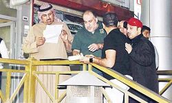 കൊറോണ: കുവൈത്തില് താമസനിയമലംഘകര്ക്കെതിരായ സുരക്ഷാപരിശോധന അനിശ്ചിതകാലത്തേക്ക് നിര്ത്തിവച്ചു കൊറോണ: കുവൈത്തില് താമസനിയമലംഘകര്ക്കെതിരായ സുരക്ഷാപരിശോധന അനിശ്ചിതകാലത്തേക്ക് നിര്ത്തിവച്ചു