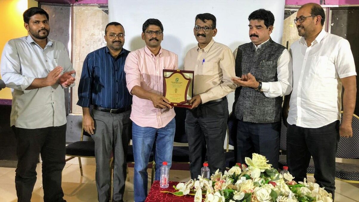 സാമൂഹ്യ പ്രവര്ത്തകന് നൗഷാദ് പത്തനംതിട്ടക്ക് യാത്രയയപ്പ് സാമൂഹ്യ പ്രവര്ത്തകന് നൗഷാദ് പത്തനംതിട്ടക്ക് യാത്രയയപ്പ്