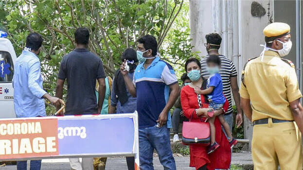 കൊവിഡ്: നിരീക്ഷണത്തിൽ കഴിഞ്ഞയാള് അപകടത്തില്പ്പെട്ടു; ചികിത്സിച്ചവർ അവധിയില് കൊവിഡ്: നിരീക്ഷണത്തിൽ കഴിഞ്ഞയാള് അപകടത്തില്പ്പെട്ടു; ചികിത്സിച്ചവർ അവധിയില്