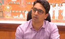 കൊവിഡ് 19: മതപരമായ ചടങ്ങുകളില് പത്തില് കൂടുതല് പേരുണ്ടാവരുതെന്ന് പത്തനംതിട്ട ജില്ലാ കലക്ടര് കൊവിഡ് 19: മതപരമായ ചടങ്ങുകളില് പത്തില് കൂടുതല് പേരുണ്ടാവരുതെന്ന് പത്തനംതിട്ട ജില്ലാ കലക്ടര്