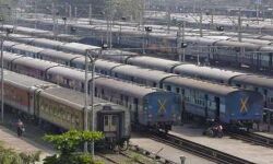 കൊവിഡ് 19 ഭീതി: യാത്രക്കാരില്ലാത്തതിനാല്‍ രാജ്യത്ത് 85 ട്രെയിനുകള്‍ റദ്ദാക്കി