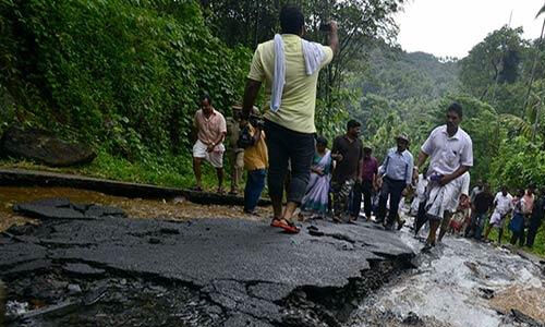 പ്രളയം മൂലം തകര്‍ന്ന റോഡ് നന്നാക്കാന്‍ കേരളത്തിന് പ്രത്യേകം ഫണ്ട് അനുവദിക്കാനാവില്ലെന്ന് ഉപരിതല ഗതാഗത വകുപ്പ് മന്ത്രി