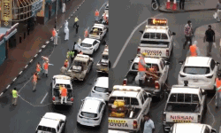 കൊവിഡ് 19: ദുബൈയില്‍ റോഡുകള്‍ അണുവിമുക്തമാക്കുന്നു (വീഡിയോ)