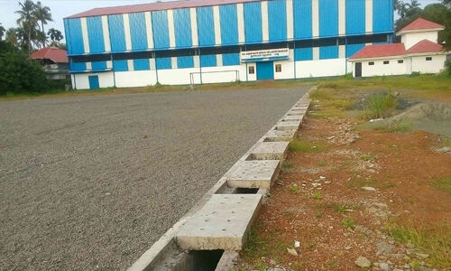 മാളയിലെ കെ കരുണാകരന് സ്മാരക സ്പോര്ട്സ് അക്കാദമി നിര്മ്മാണം അനിശ്ചിതത്വത്തില് മാളയിലെ കെ കരുണാകരന് സ്മാരക സ്പോര്ട്സ് അക്കാദമി നിര്മ്മാണം അനിശ്ചിതത്വത്തില്