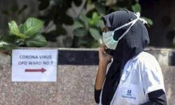 നിരീക്ഷണത്തിൽ കഴിയവേ പുറത്തിറങ്ങി; രണ്ടുപേർക്കെതിരെ കേസെടുക്കാൻ നിർദ്ദേശം