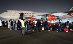 നാളെ അര്‍ധരാത്രി മുതല്‍ ആഭ്യന്തര വിമാന സര്‍വീസുകള്‍ നിര്‍ത്തും