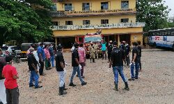 കൊവിഡ് പ്രതിരോധം: പൊതു ഇടങ്ങള്‍ ശുചീകരിച്ചു