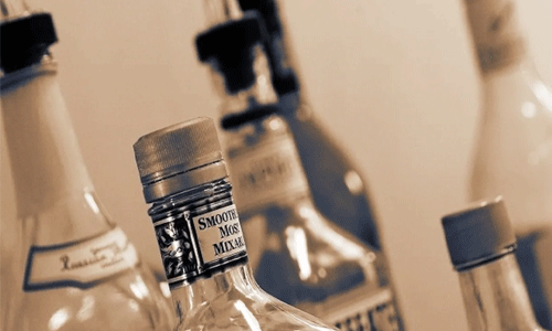 താനൂര്‍ ചിറക്കലില്‍ അറകളില്‍ സൂക്ഷിച്ച മദ്യം പിടികൂടി