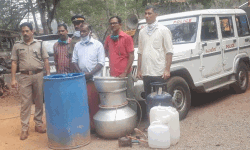 നാടന്‍ ചാരായവും വാഷും പിടികൂടി;  പരിശോധന കര്‍ശനമാക്കി പോലിസ്