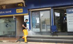 പെരിന്തല്‍മണ്ണയില്‍ ശുചീകരണവും അണുവിമുക്തമാക്കലും എടിഎം കൗണ്ടറുകളിലും