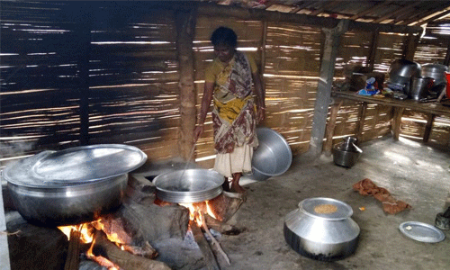 മലപ്പുറം ജില്ലയിലെ സ്‌കൂളുകളില്‍ അവശേഷിക്കുന്ന അരി കമ്മ്യൂനിറ്റി കിച്ചണിലേക്ക് നല്‍കും