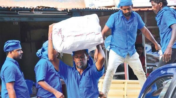 കൊവിഡ് 19: ചുമട്ടുതൊഴിലാളികൾക്കായി പ്രത്യേക ഇളവുകൾ കൊവിഡ് 19: ചുമട്ടുതൊഴിലാളികൾക്കായി പ്രത്യേക ഇളവുകൾ