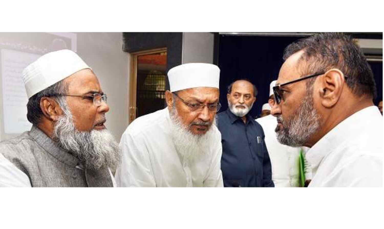 മര്കസ് നിസാമുദ്ദീനെതിരായ ഗൂഢാലോചനക്കാരുടെ കെണിയില്പ്പെടരുത്: ഓള് ഇന്ത്യാ മുസ് ലിം പേഴ്സണല് ലോ ബോര്ഡ് മര്കസ് നിസാമുദ്ദീനെതിരായ ഗൂഢാലോചനക്കാരുടെ കെണിയില്പ്പെടരുത്: ഓള് ഇന്ത്യാ മുസ് ലിം പേഴ്സണല് ലോ ബോര്ഡ്