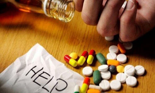 കുറുപ്പടിക്ക്‌ മദ്യം: സർക്കാർ ഡി അഡിക്ഷൻ സംവിധാനങ്ങളെ പരിഹസിക്കുന്നു