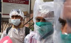 സുരക്ഷാകിറ്റുകളുടെ ദൗര്‍ലഭ്യം: ഇന്ത്യയില്‍ കൊറോണ സ്ഥിരീകരിച്ചവരില്‍ ഡോക്ടര്‍മാരടക്കം 50 പേര്‍