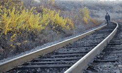 എറണാകുളത്തുനിന്ന് റെയില്‍പാളത്തിലൂടെ നടന്നെത്തിയ രണ്ടുപേര്‍ കോഴിക്കോട് പിടിയില്‍