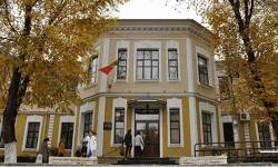 മോള്ഡോവയിലെ 381 ഇന്ത്യന് വിദ്യാര്ഥികളും സുരക്ഷിതര്; 250 പേര് മലയാളികള് മോള്ഡോവയിലെ 381 ഇന്ത്യന് വിദ്യാര്ഥികളും സുരക്ഷിതര്; 250 പേര് മലയാളികള്