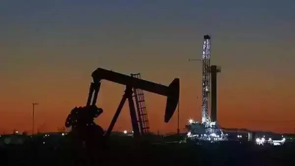 എണ്ണ വില പിടിച്ചുനിര്‍ത്താന്‍ കടുത്ത നടപടികളുമായി ഒപെക്; ഒരു ദിവസം ഒരു കോടി ബാരലിന്റെ കുറവ് വരുത്താന്‍ തീരുമാനം