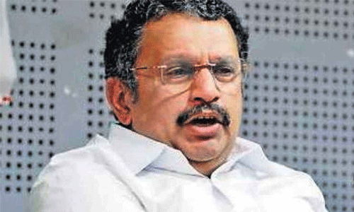 പ്രവാസികളെ നാട്ടിലെത്തിക്കാനുള്ള സംവിധാനം ഒരുക്കണം;  കെ മുരളീധരന്‍ എംപി പ്രധാനമന്ത്രിക്ക് കത്തയച്ചു