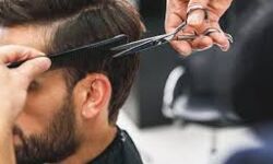 സുരക്ഷാക്രമീകരണങ്ങളോടെ ബാര്‍ബര്‍ ഷോപ്പ് തുറക്കുന്നത് പരിശോധിക്കുമെന്ന് മുഖ്യമന്ത്രി