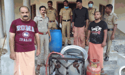 ഇറ്റലിയില്‍ നിന്നും എത്തിയ ആള്‍ ചാരായം വാറ്റാന്‍ തയ്യാറാക്കിയ 700 ലിറ്റര്‍ വാഷുമായി പിടിയില്‍