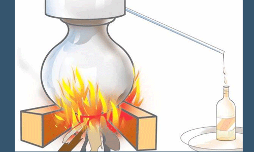 പണിതീരാത്ത വീട്ടില്‍ ആളനക്കം;  പോലിസെത്തി പരിശോധിച്ചപ്പോള്‍ ചാരായ വാറ്റ്