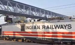 ആരോഗ്യ പ്രവര്ത്തകര്ക്ക് സുരക്ഷ ഒരുക്കാന് ഇന്ത്യന് റെയില്വേ 30,000വ്യക്തിഗത സുരക്ഷാ ഉപകരണങ്ങള് നിര്മ്മിക്കും ആരോഗ്യ പ്രവര്ത്തകര്ക്ക് സുരക്ഷ ഒരുക്കാന് ഇന്ത്യന് റെയില്വേ 30,000വ്യക്തിഗത സുരക്ഷാ ഉപകരണങ്ങള് നിര്മ്മിക്കും