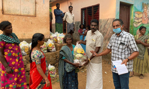 പട്ടികവര്‍ഗ കോളനികളില്‍ ഭക്ഷ്യധാന്യ കിറ്റുകള്‍ വിതരണം ചെയ്തു
