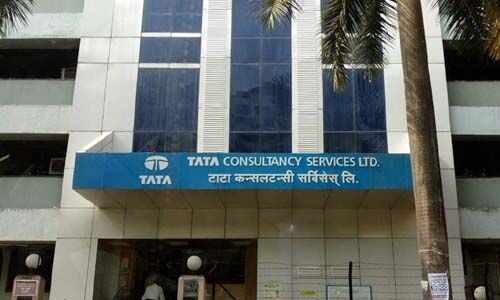 കൊവിഡ് പ്രതിസന്ധി: ജീവനക്കാരെ പിരിച്ചുവിടില്ലെന്ന് ടിസിഎസ്; ഈവര്‍ഷത്തെ ശമ്പളവര്‍ധന മരവിപ്പിച്ചു