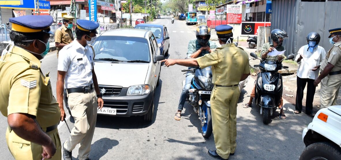 ലോക്ക് ഡൗണ് ലംഘനങ്ങള് ഉയരുന്നു; നടപടികള് കര്ക്കശമാക്കി പോലിസ് ലോക്ക് ഡൗണ് ലംഘനങ്ങള് ഉയരുന്നു; നടപടികള് കര്ക്കശമാക്കി പോലിസ്