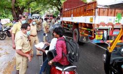 നിരോധനാജ്ഞ: മലപ്പുറം ജില്ലയില് 62 പുതിയ കേസുകള് നിരോധനാജ്ഞ: മലപ്പുറം ജില്ലയില് 62 പുതിയ കേസുകള്