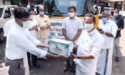 മുഖ്യമന്ത്രിയുടെ ദുരിതാശ്വാസ നിധിയിലേക്ക്  5000 പാക്കറ്റ് വെളിച്ചെണ്ണ