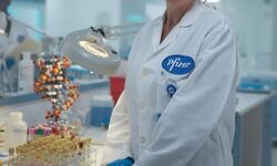 മരുന്നു നിർമാണ കമ്പനിയായ ഫൈസറുമായി സ്പ്രിങ്ഗ്ലറിന് ബന്ധമെന്ന് സൂചന