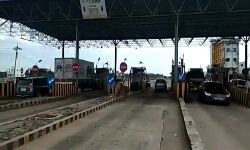 ലോക്ക് ഡൗണിനു പിന്നാലെ ദേശീയപാതയിലെ ടോള്‍ നിരക്ക് കൂട്ടി