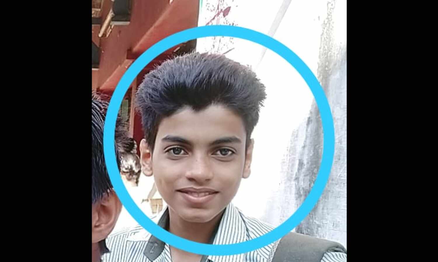 പത്തനംതിട്ടയില് വിദ്യാര്ഥിയെ വെട്ടിക്കൊലപ്പെടുത്തി; സഹപാഠികള് കസ്റ്റഡിയില് പത്തനംതിട്ടയില് വിദ്യാര്ഥിയെ വെട്ടിക്കൊലപ്പെടുത്തി; സഹപാഠികള് കസ്റ്റഡിയില്
