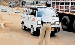 എക്‌സൈസ് ഉദ്യോഗസ്ഥന്റെ സഹായത്തോടെ അതിര്‍ത്തി കടന്നു; അധ്യാപികക്കെതിരേ കേസ്