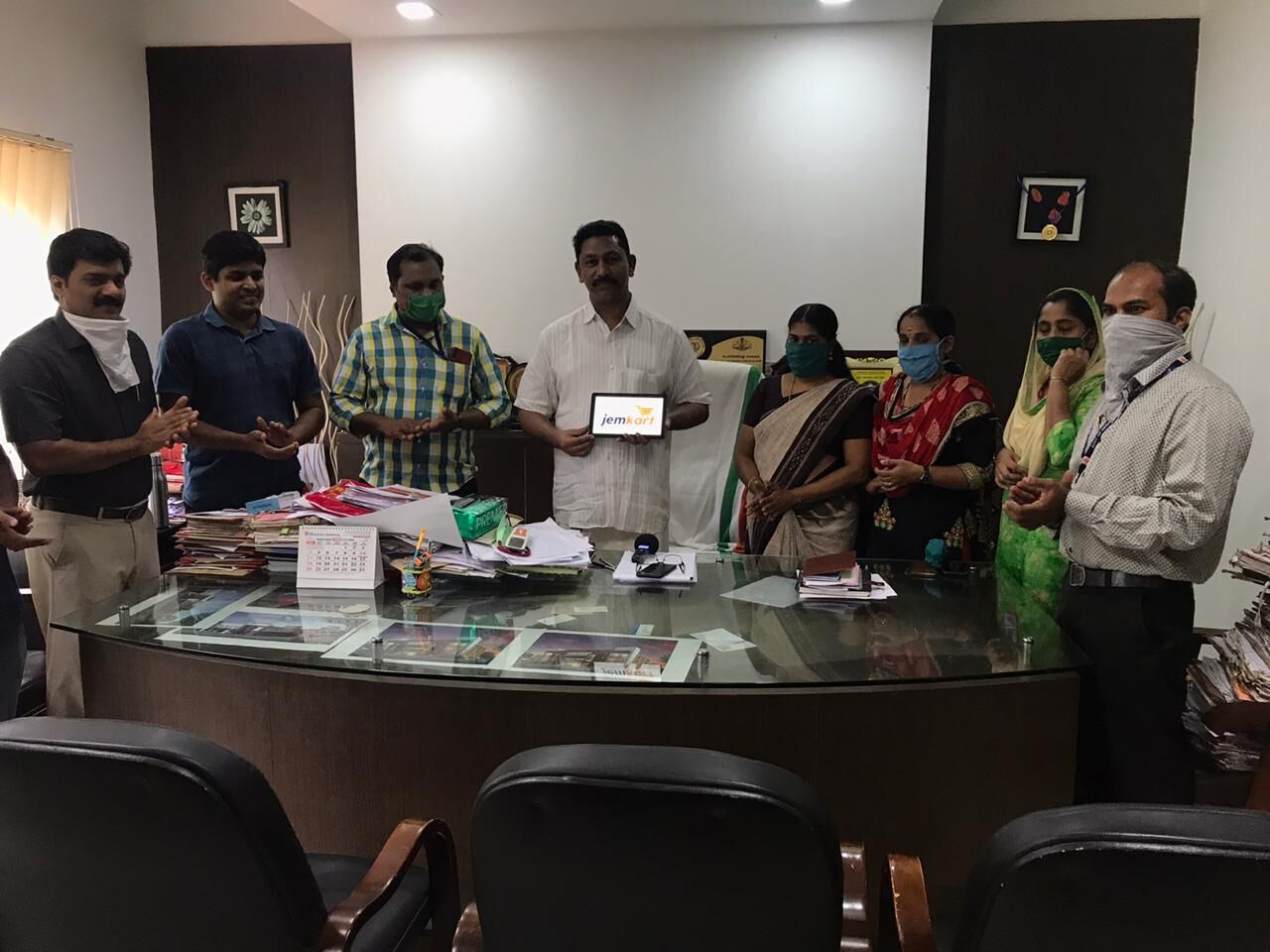 കുടുംബശ്രീ ഓണ്ലൈന് ഡോര് ഡെലിവറിയിലേക്ക് കുടുംബശ്രീ ഓണ്ലൈന് ഡോര് ഡെലിവറിയിലേക്ക്