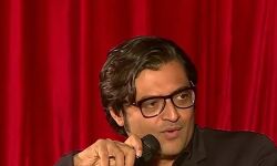 കലാപത്തിന് ആഹ്വാനം: മാധ്യമ പ്രവര്‍ത്തകന്‍ അര്‍ണബ് ഗോസ്വാമിക്ക് അറസ്റ്റില്‍ നിന്ന് മൂന്നാഴ്ച സംരക്ഷണം