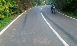 അപകട ഭീഷണി ഉയര്‍ത്തി വലിയപറമ്പിനും പാറപ്പുറത്തിനും ഇടയിലുള്ള മണ്ടിക്കയറ്റം