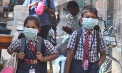 സംസ്ഥാനത്തെ വിദ്യാലയങ്ങളില്‍ മാസ്‌ക് നിര്‍ബന്ധമാക്കാൻ ആരോഗ്യവകുപ്പ്