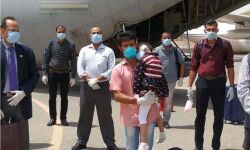 അര്ബുദ ചികില്സ: കുവൈത്തില്നിന്ന് ഇന്ത്യന് എയര്ഫോഴ്സ് വിമാനത്തില് പാലക്കാട്ടുകാരി സാധികയും അച്ഛനും നാട്ടിലേക്ക് മടങ്ങി അര്ബുദ ചികില്സ: കുവൈത്തില്നിന്ന് ഇന്ത്യന് എയര്ഫോഴ്സ് വിമാനത്തില് പാലക്കാട്ടുകാരി സാധികയും അച്ഛനും നാട്ടിലേക്ക് മടങ്ങി