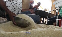 റേഷന് വ്യാപാരികള് കരിദിനം ആചരിക്കുന്നു റേഷന് വ്യാപാരികള് കരിദിനം ആചരിക്കുന്നു