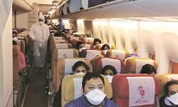 ഷെഡ്യൂള്‍ ഫ്‌ളൈറ്റുകള്‍ വീണ്ടും വൈകിയേക്കും. അടിയന്തിര ആവശ്യക്കാര്‍ക്ക് ഒഴിപ്പിക്കല്‍ വിമാനം ഏര്‍പ്പെടുത്തിയേക്കും.