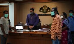 കൊവിഡ്-19: മാസ്ക ഉപയോഗം; ബോധവല്ക്കരണ ഹ്രസ്വ ചിത്രവുമായി മെഡിക്കല് വിദ്യാര്ഥികള് കൊവിഡ്-19: മാസ്ക ഉപയോഗം; ബോധവല്ക്കരണ ഹ്രസ്വ ചിത്രവുമായി മെഡിക്കല് വിദ്യാര്ഥികള്