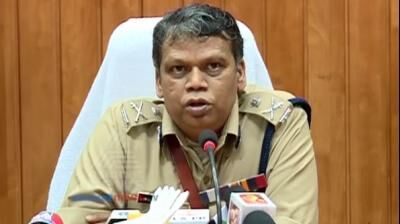 പൊതുസ്ഥലങ്ങളിൽ മാസ്ക് ധരിക്കുന്നത് നിർബന്ധമാക്കി: ഡിജിപി പൊതുസ്ഥലങ്ങളിൽ മാസ്ക് ധരിക്കുന്നത് നിർബന്ധമാക്കി: ഡിജിപി