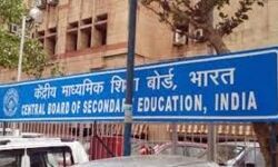സിബിഎസ്ഇ പത്ത്, പ്ലസ് ടു വിദ്യാര്‍ഥികളെ ഇന്റേണല്‍ മാര്‍ക്കിന്റെ അടിസ്ഥാനത്തില്‍ ജയിപ്പിക്കണമെന്ന് ഡല്‍ഹി സര്‍ക്കാര്‍